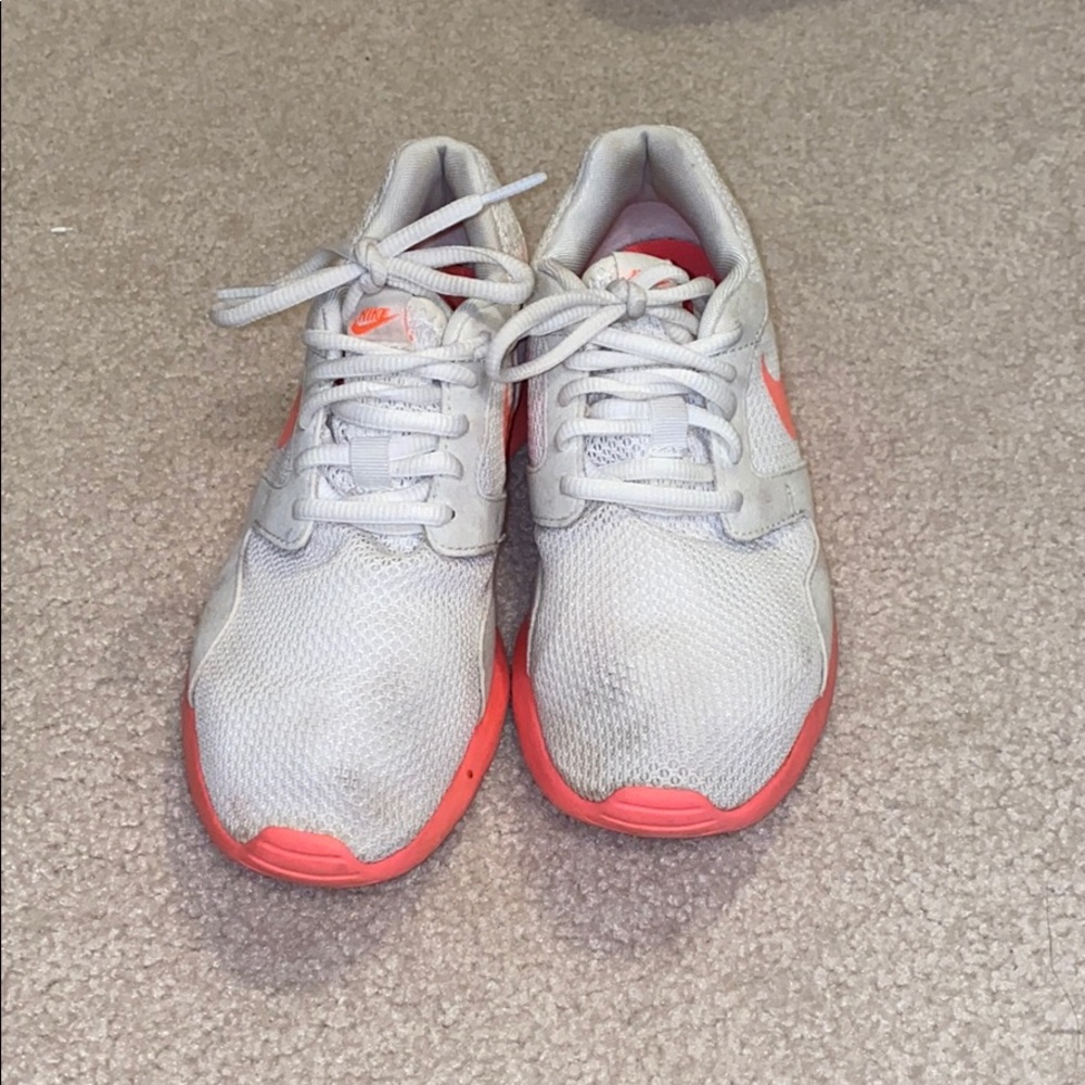 Nike Tennis Shoes